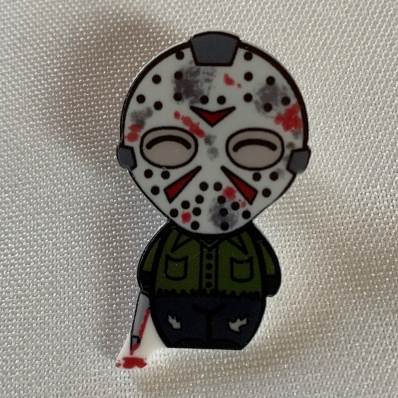 🎉Host Pick🎉NWT Handmade Pin of Jason Voorhees from Movies Friday the 13th - Picture 1 of 2